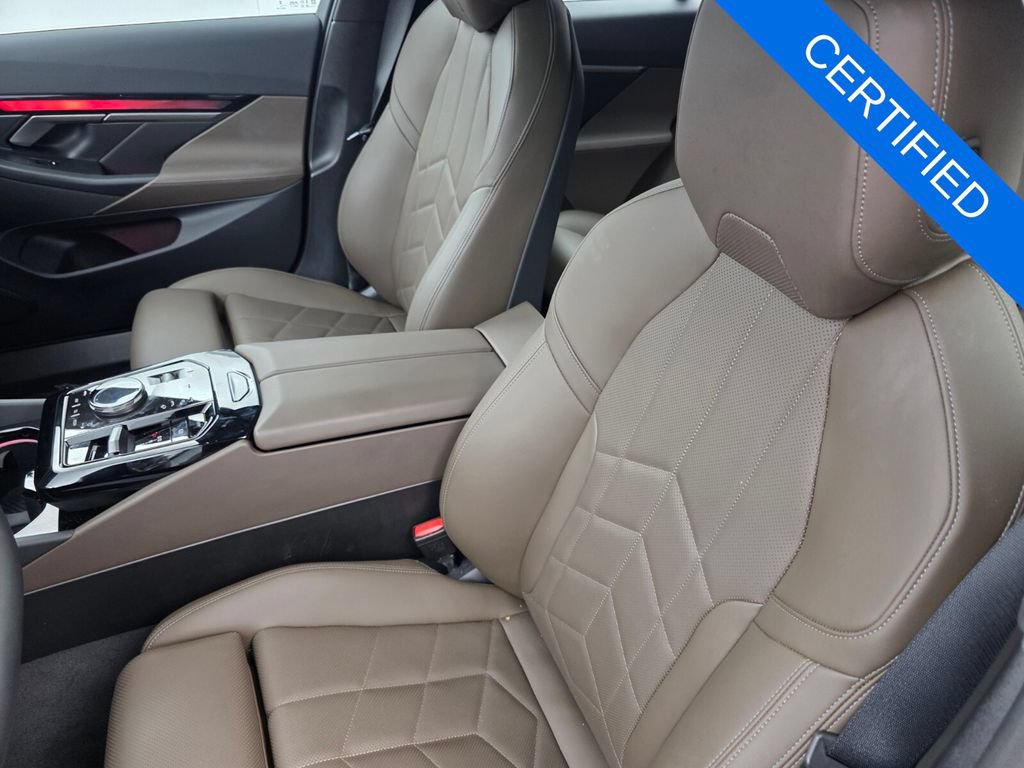 Used 2024 BMW i5 eDrive40i w/ M Sport Package RWD image 11