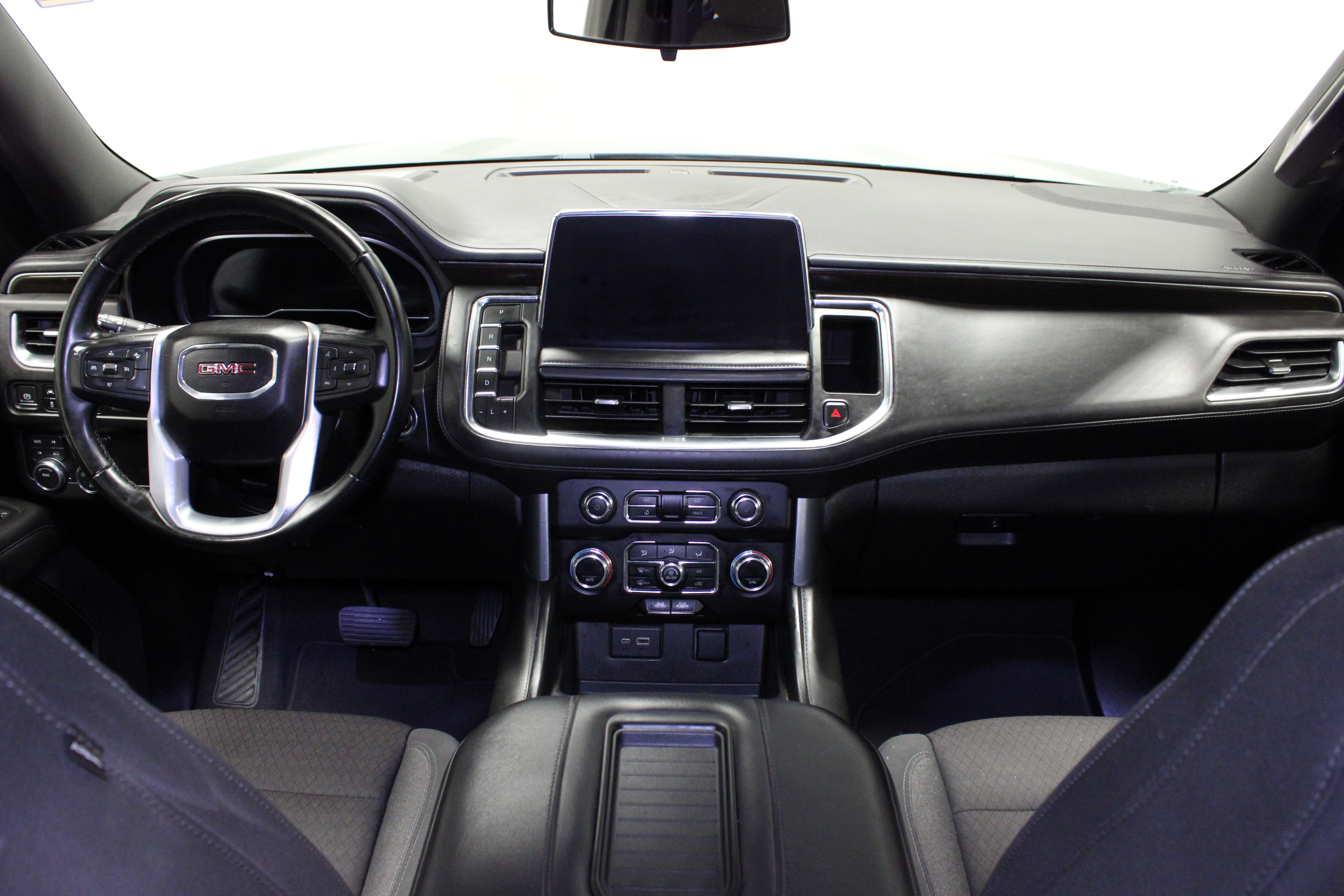 Used 2023 GMC Yukon SLE AWD/4WD image 21
