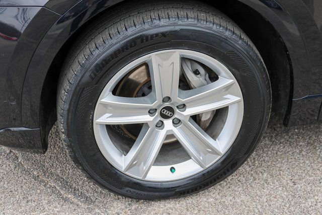 Used 2021 Audi Q8 Premium w/ Convenience Package image 7