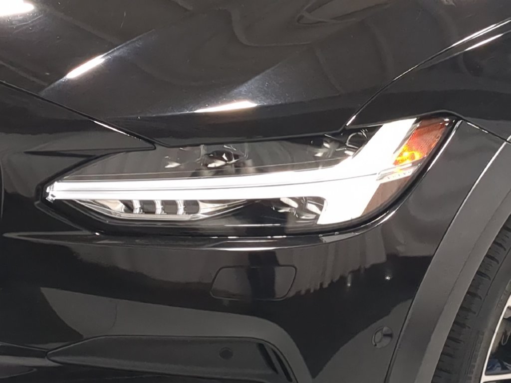 Used 2018 Volvo V90 T6 Cross Country w/ Convenience Package AWD/4WD image 13