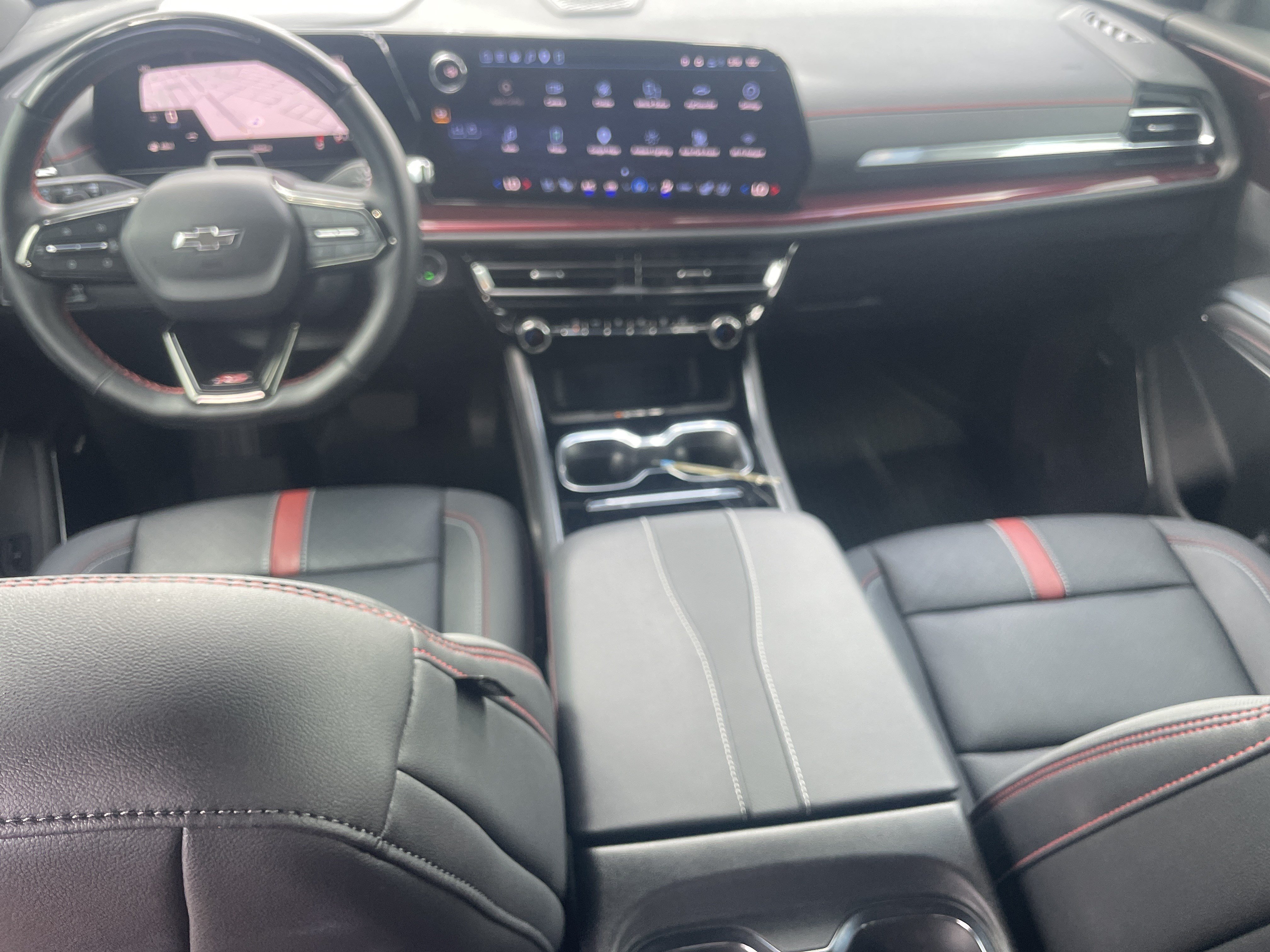 Used 2026 Chevrolet Traverse RS FWD image 29