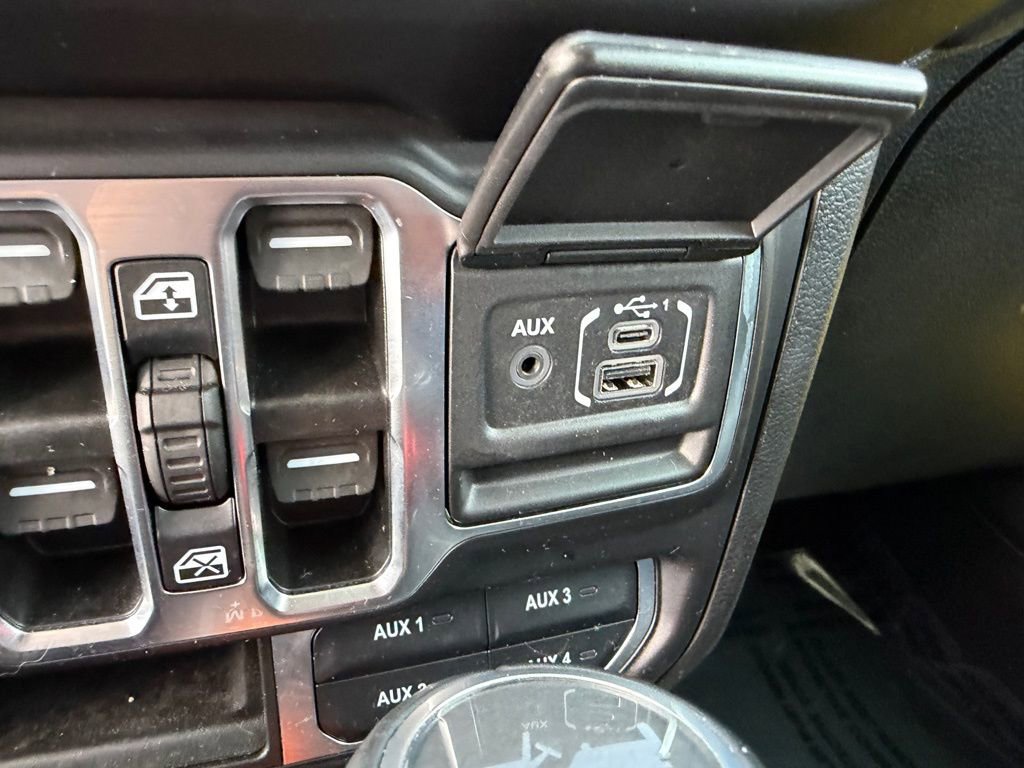 Used 2023 Jeep Wrangler Unlimited Sahara w/ Cold Weather Group image 23