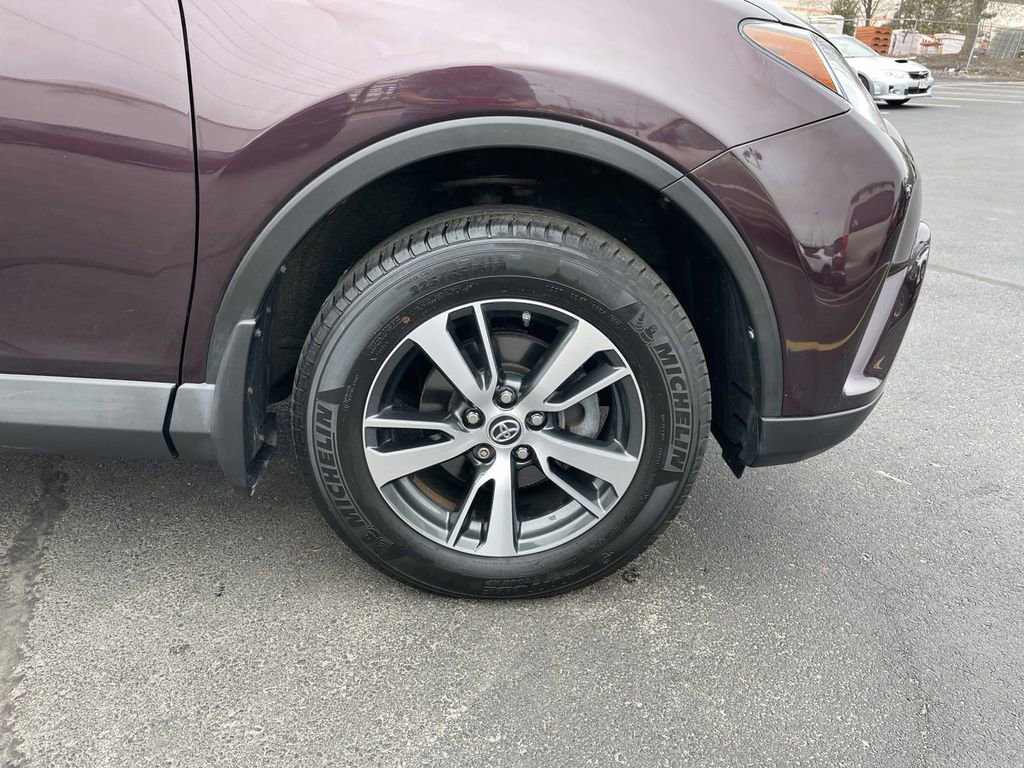Used 2018 Toyota RAV4 XLE image 11
