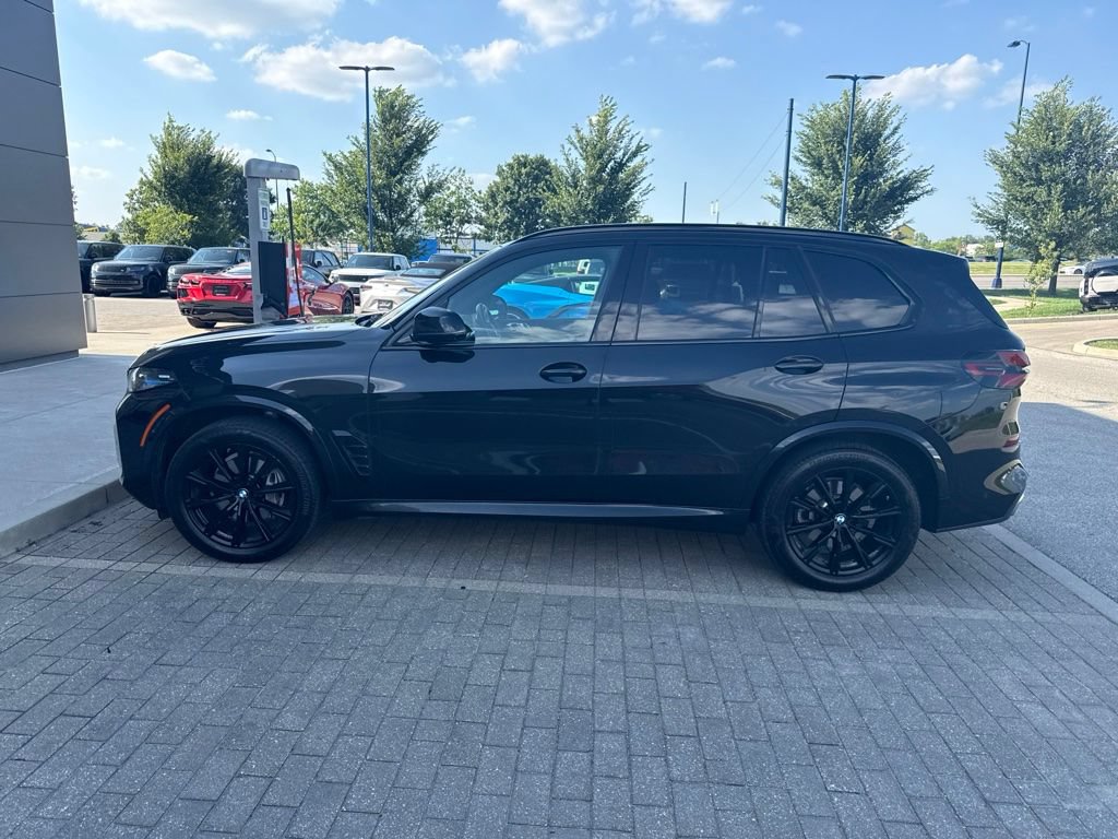 Used 2024 BMW X5 xDrive40i w/ M Sport Package AWD/4WD image 8