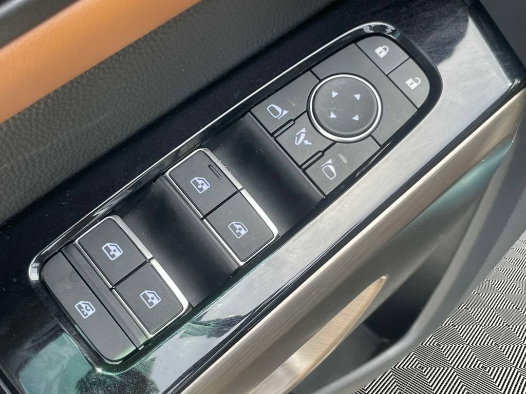 Used 2025 Nissan Pathfinder Platinum FWD image 21