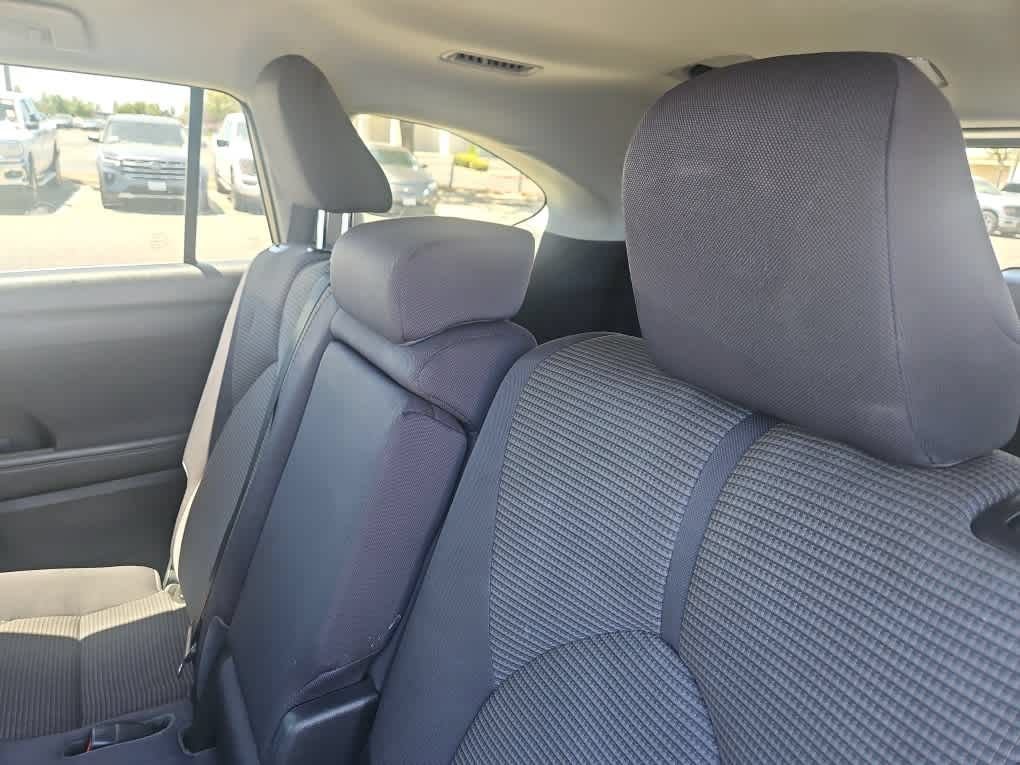 Used 2021 Toyota Highlander L FWD image 13