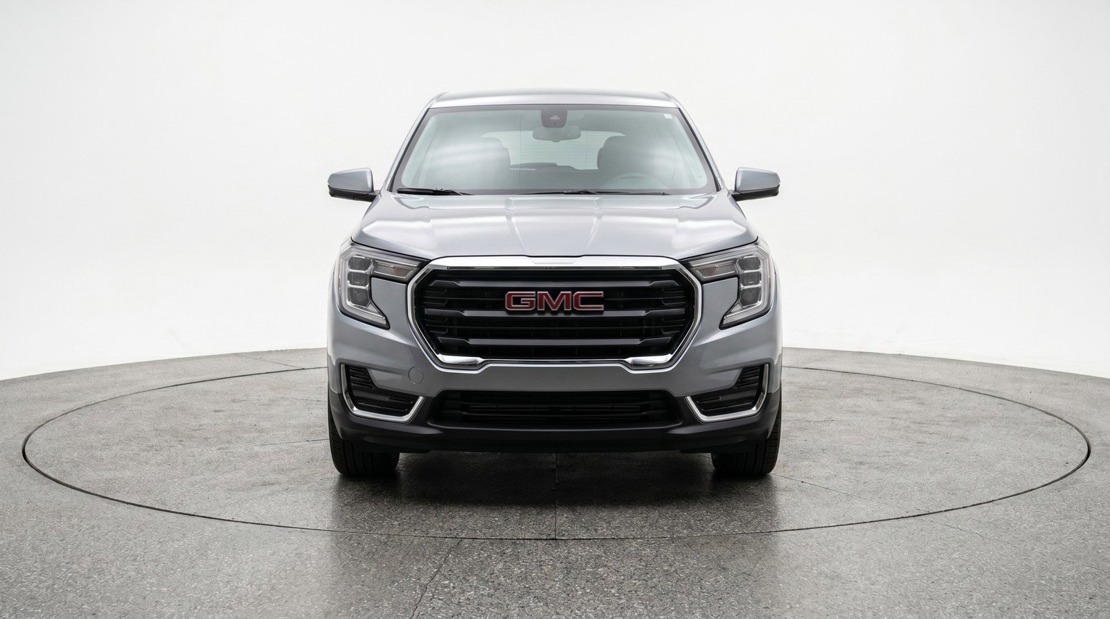 Used 2024 GMC Terrain SLE FWD image 2