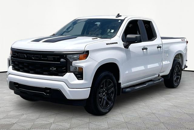 Used 2025 Chevrolet Silverado 1500 Custom w/ Rally Edition AWD/4WD image 3