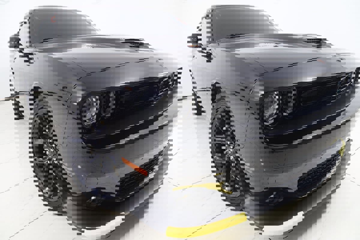 Used 2022 Dodge Challenger R/T w/ Blacktop Package image 17