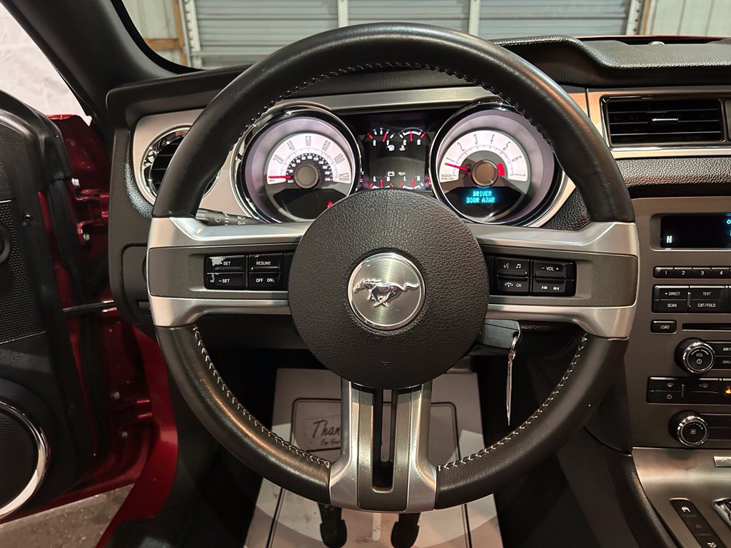 Used 2010 Ford Mustang Convertible RWD image 21