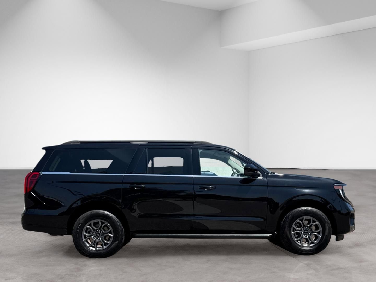 Used 2025 Ford Expedition Max Active RWD image 7
