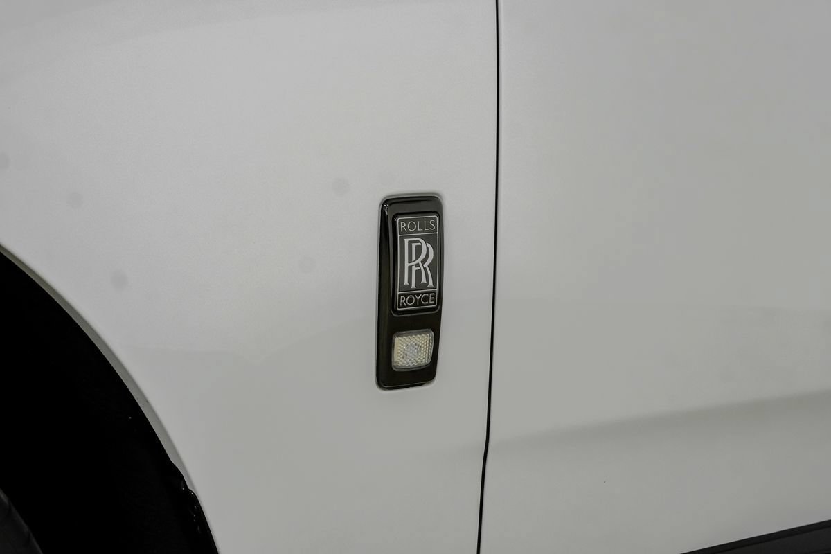 Used 2022 Rolls-Royce Cullinan Black Badge w/ Dark Exterior Package AWD/4WD image 61
