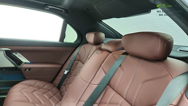 Used 2023 BMW 760i xDrive AWD/4WD image 29