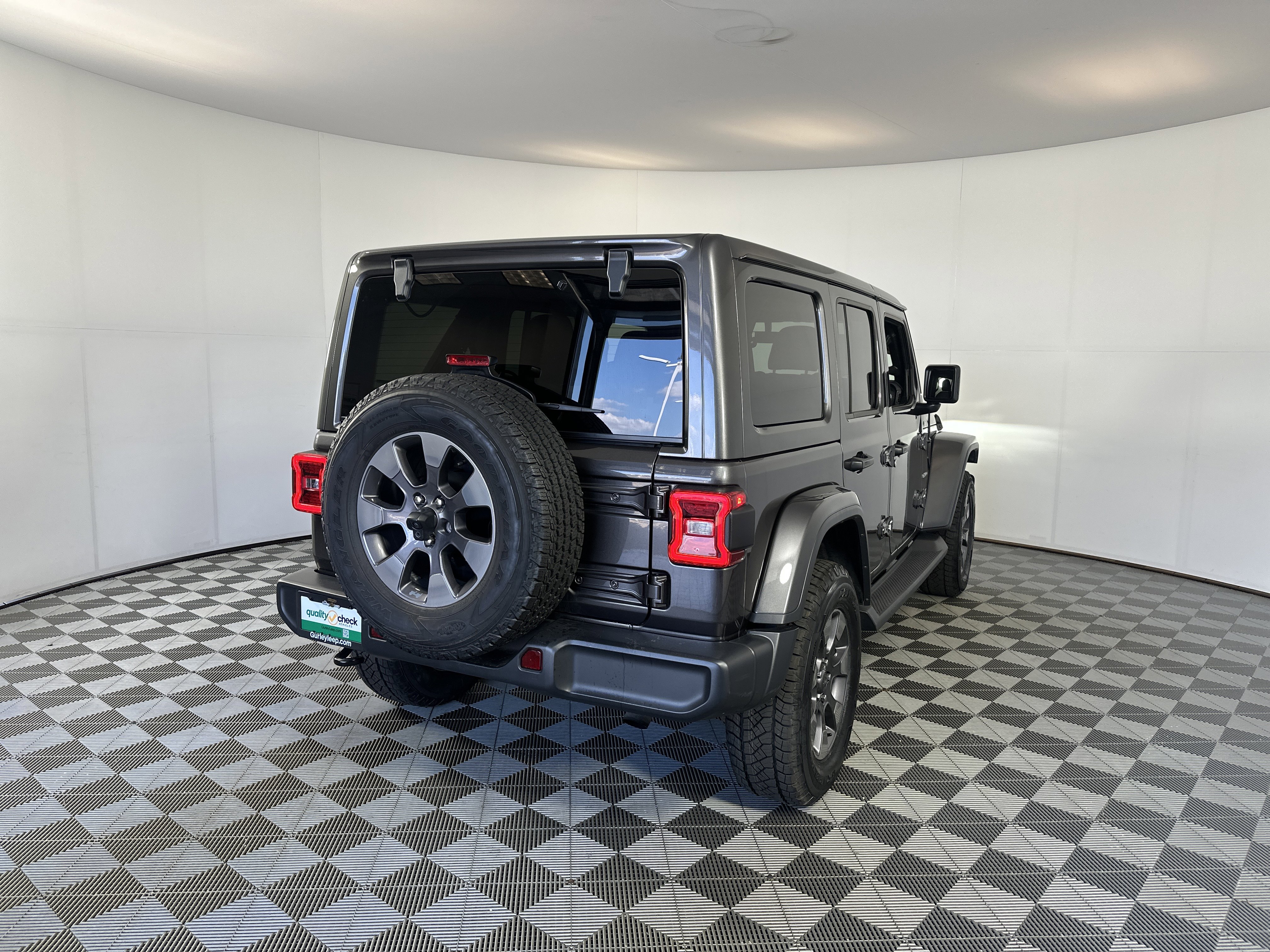 Used 2020 Jeep Wrangler Unlimited Sahara image 5