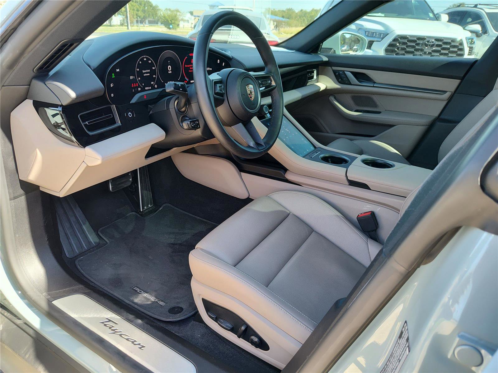 Used 2025 Porsche Taycan image 2