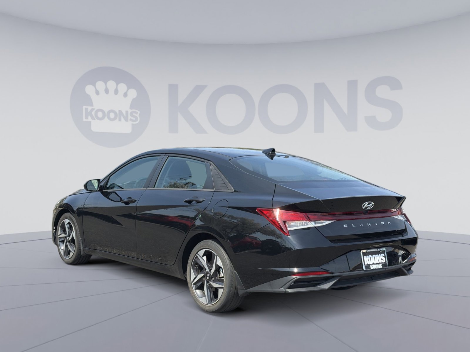 Certified 2023 Hyundai Elantra SEL w/ Convenience Package image 4