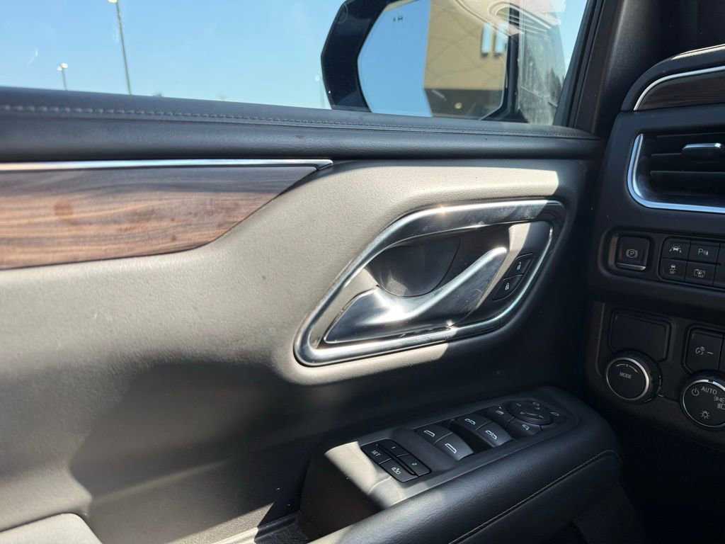 Used 2022 Chevrolet Tahoe LT w/ Luxury Package image 12