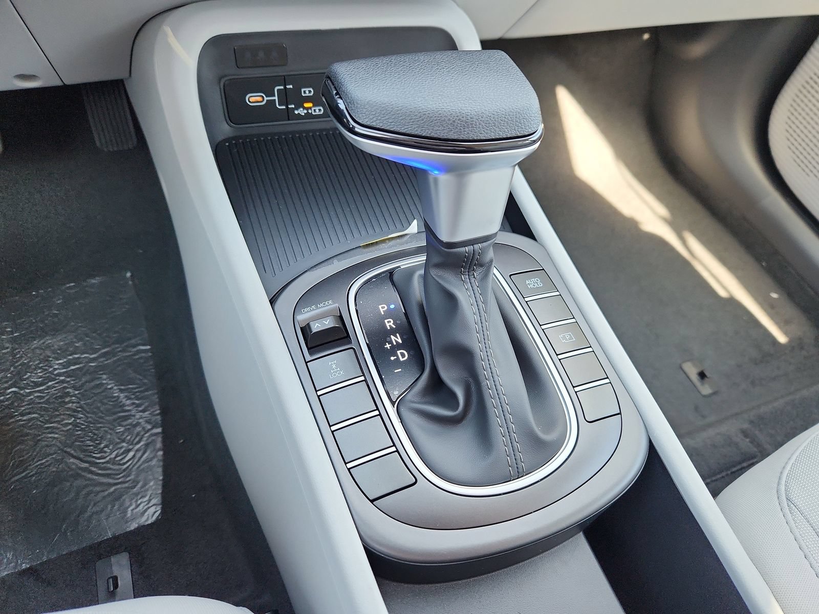 New 2026 Hyundai Kona SE AWD/4WD image 16