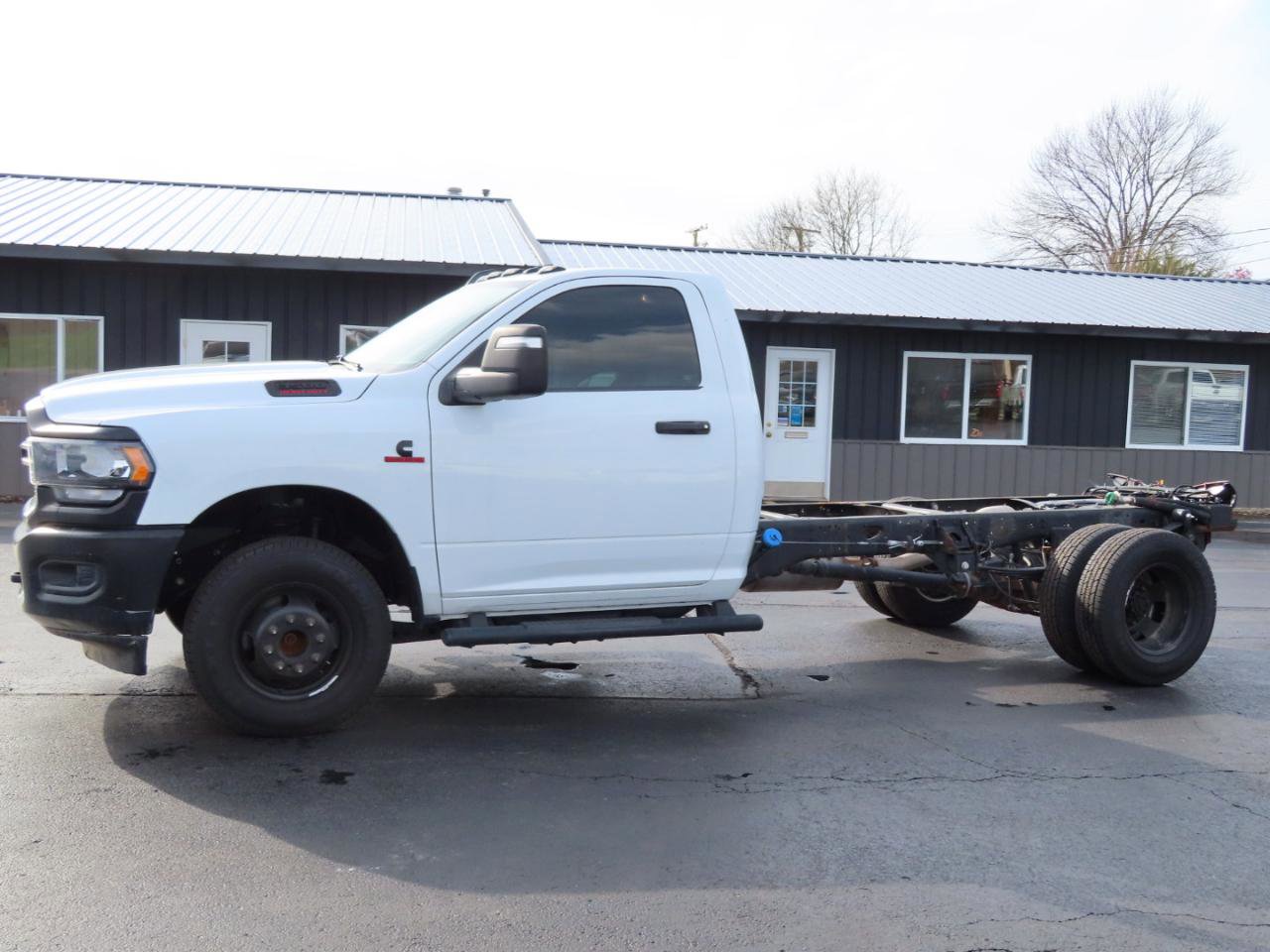 Used 2024 RAM 3500 Tradesman AWD/4WD image 2