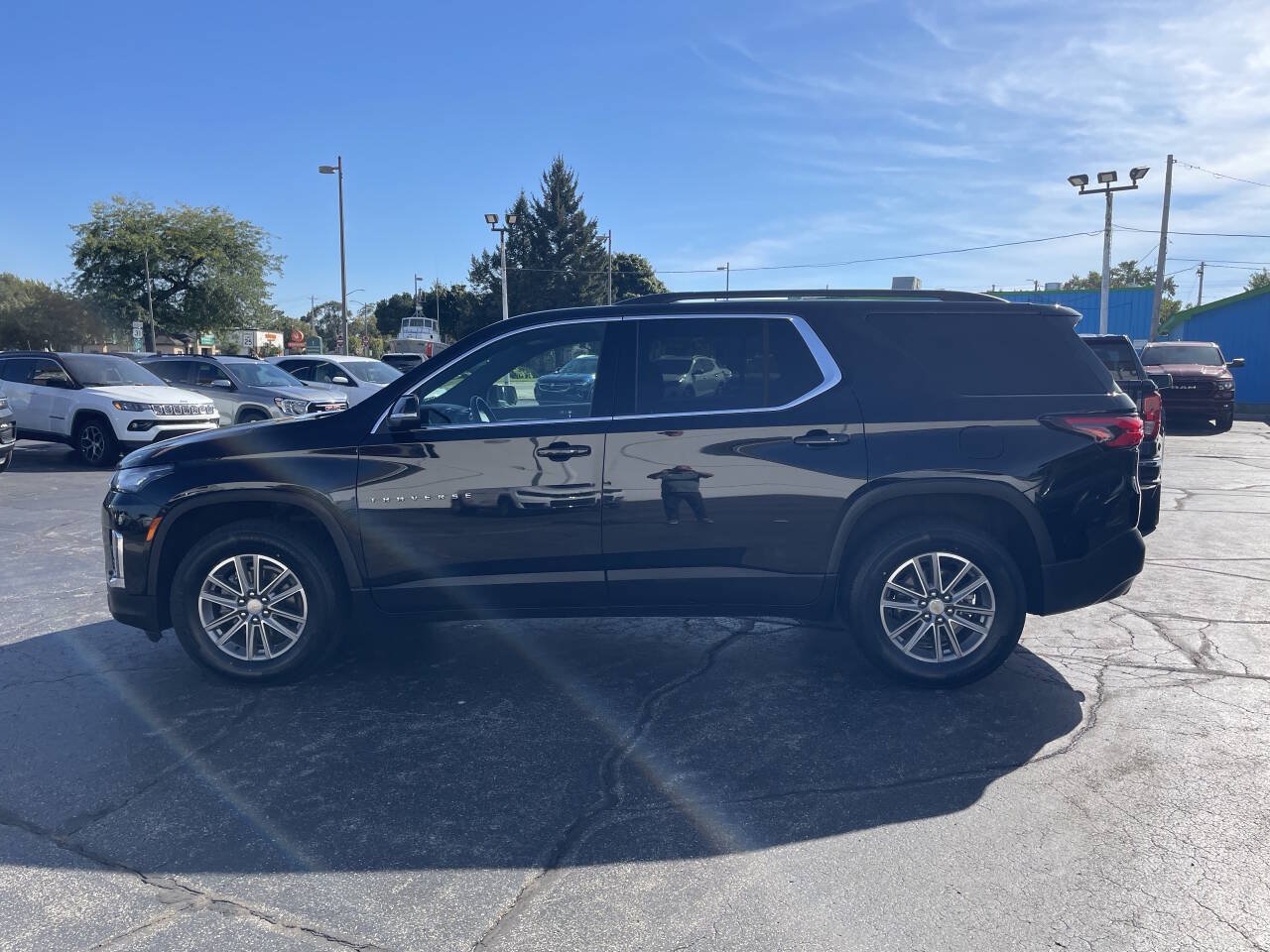 Used 2023 Chevrolet Traverse LT FWD image 10