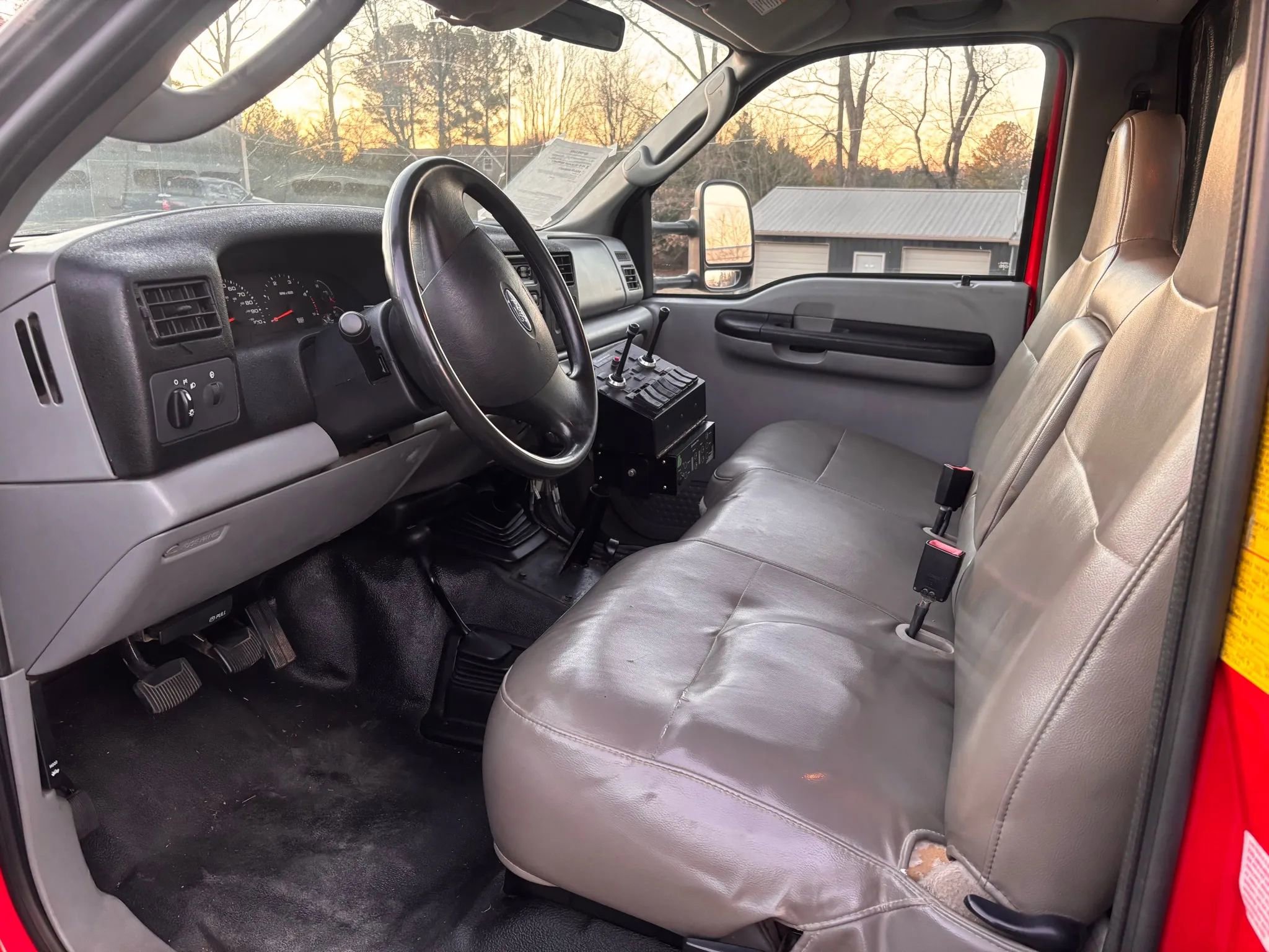 Used 2003 Ford F550 4x4 Regular Cab Super Duty image 10