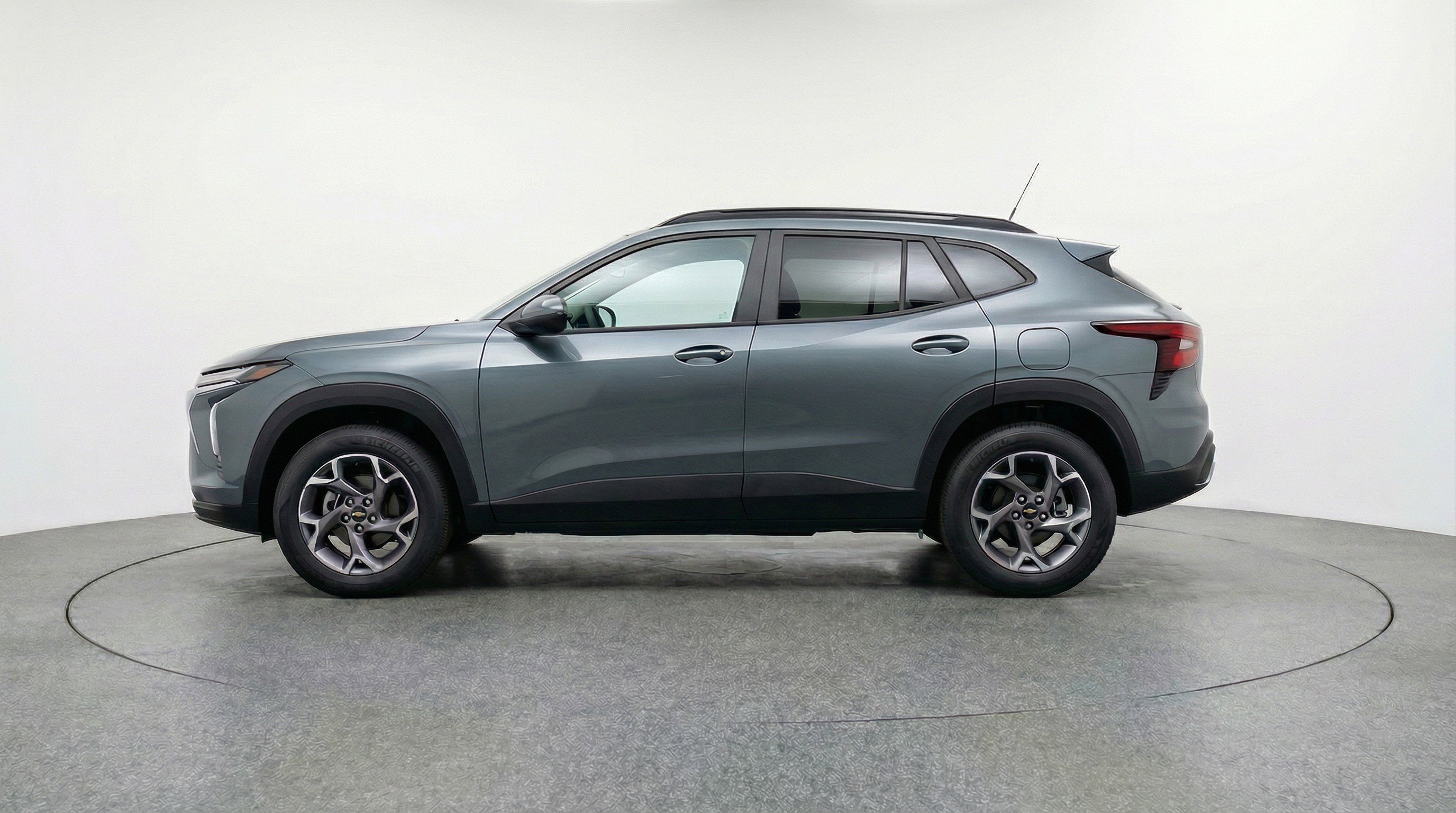 Used 2025 Chevrolet Trax LT image 5