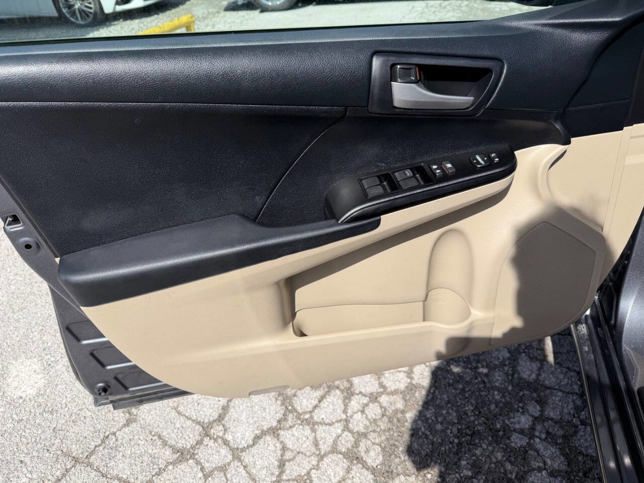 Used 2012 Toyota Camry LE image 13