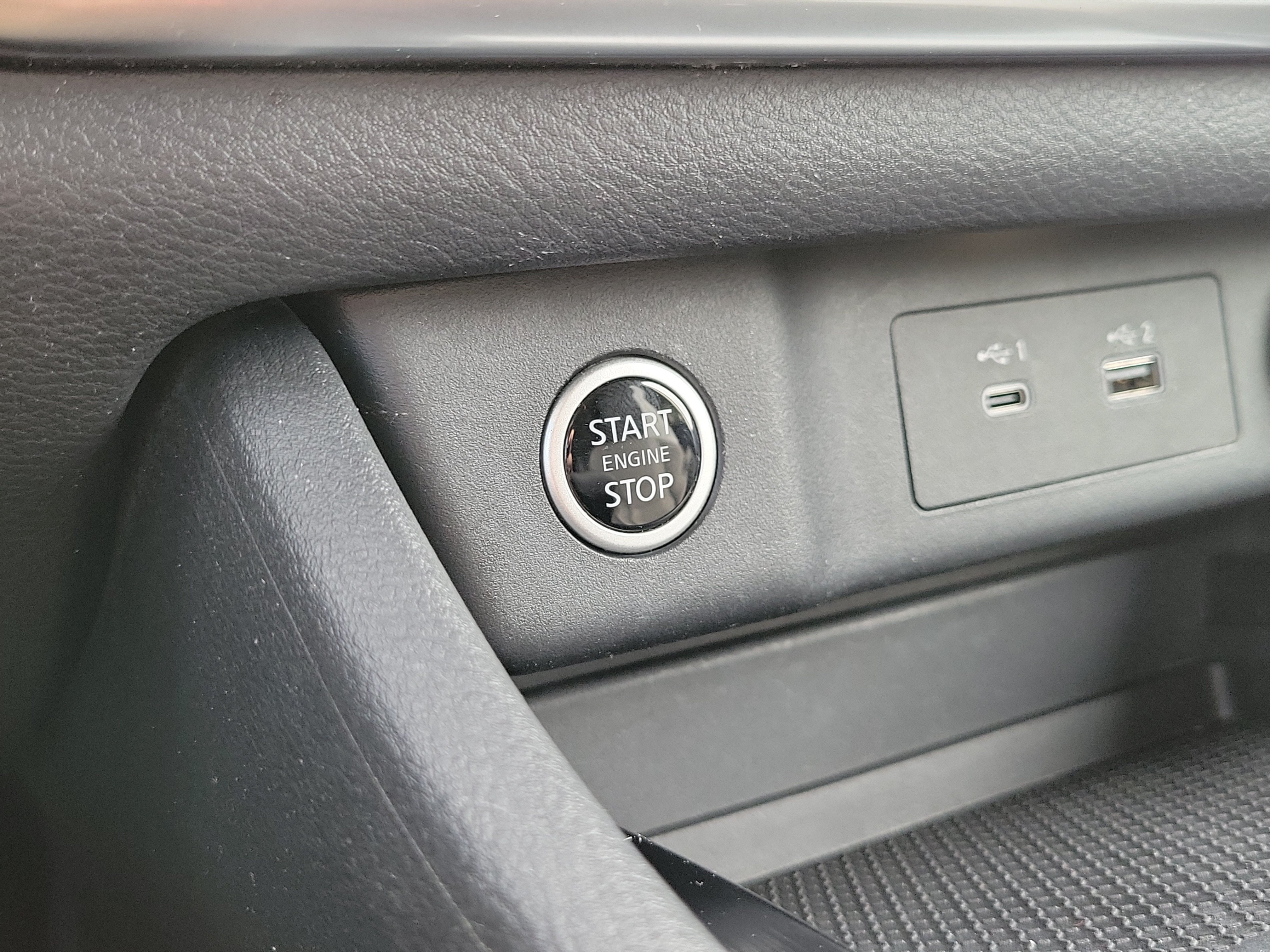 Used 2022 Nissan Rogue SV FWD image 32