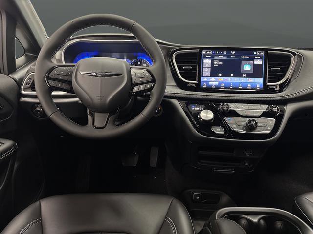 New 2026 Chrysler Pacifica Select image 5