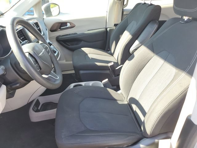 Used 2023 Chrysler Voyager LX FWD image 24