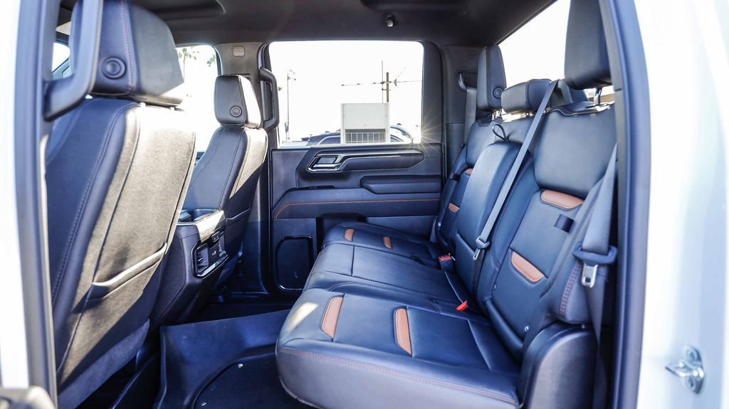 Used 2025 GMC Sierra 2500 AT4 image 22