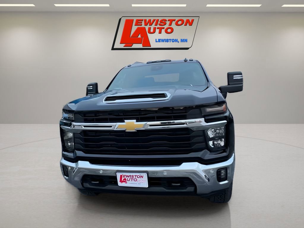 New 2026 Chevrolet Silverado 3500 LT image 3