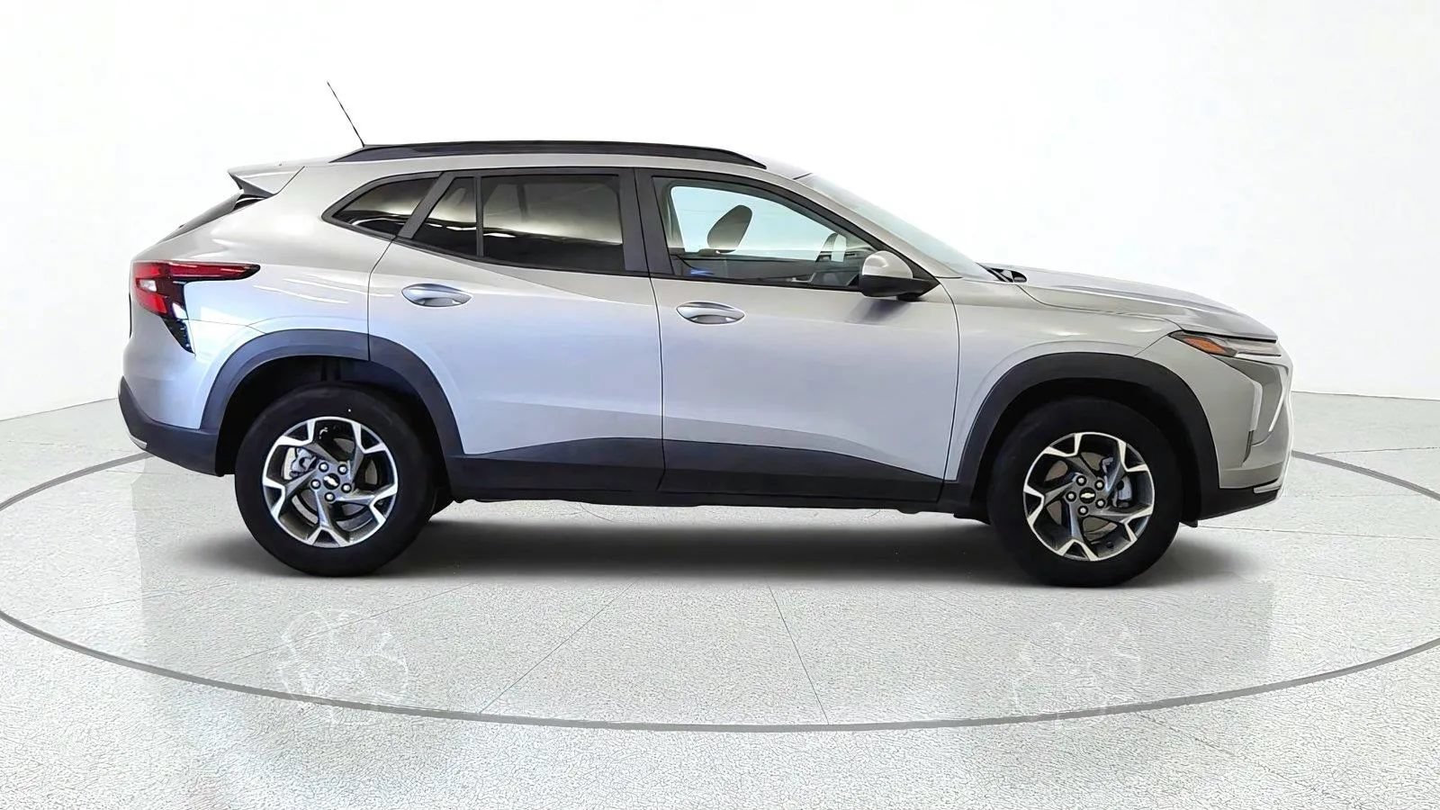 Used 2024 Chevrolet Trax LT FWD image 10