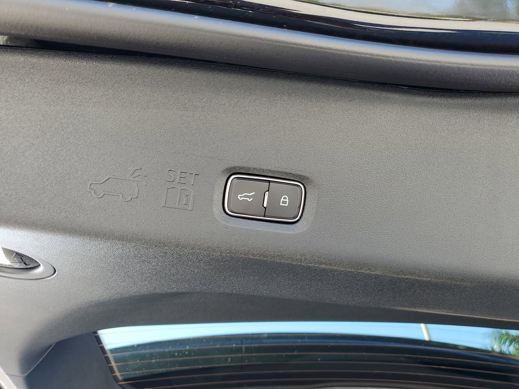 New 2025 Lincoln Navigator L Reserve w/ Jet Appearance Package image 6