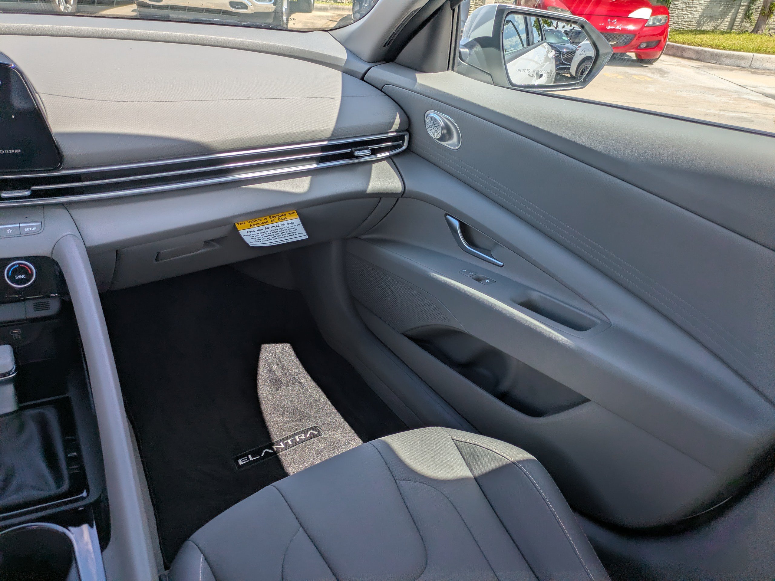 Certified 2024 Hyundai Elantra Blue FWD image 15