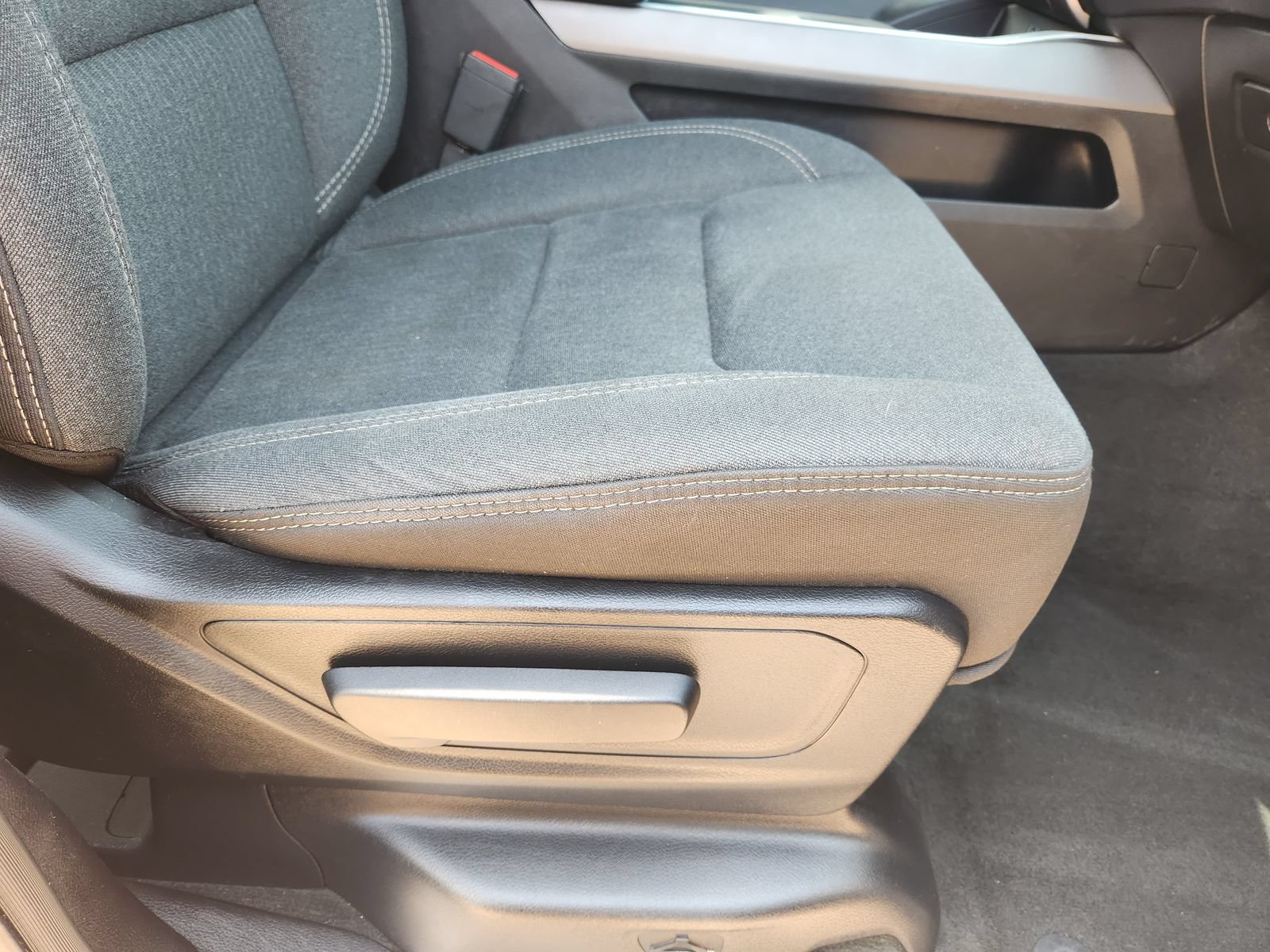 Used 2020 RAM 1500 Big Horn RWD image 28