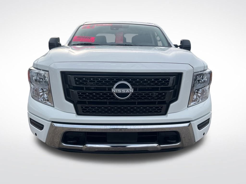 Certified 2024 Nissan Titan SV w/ SV Convenience Package image 2