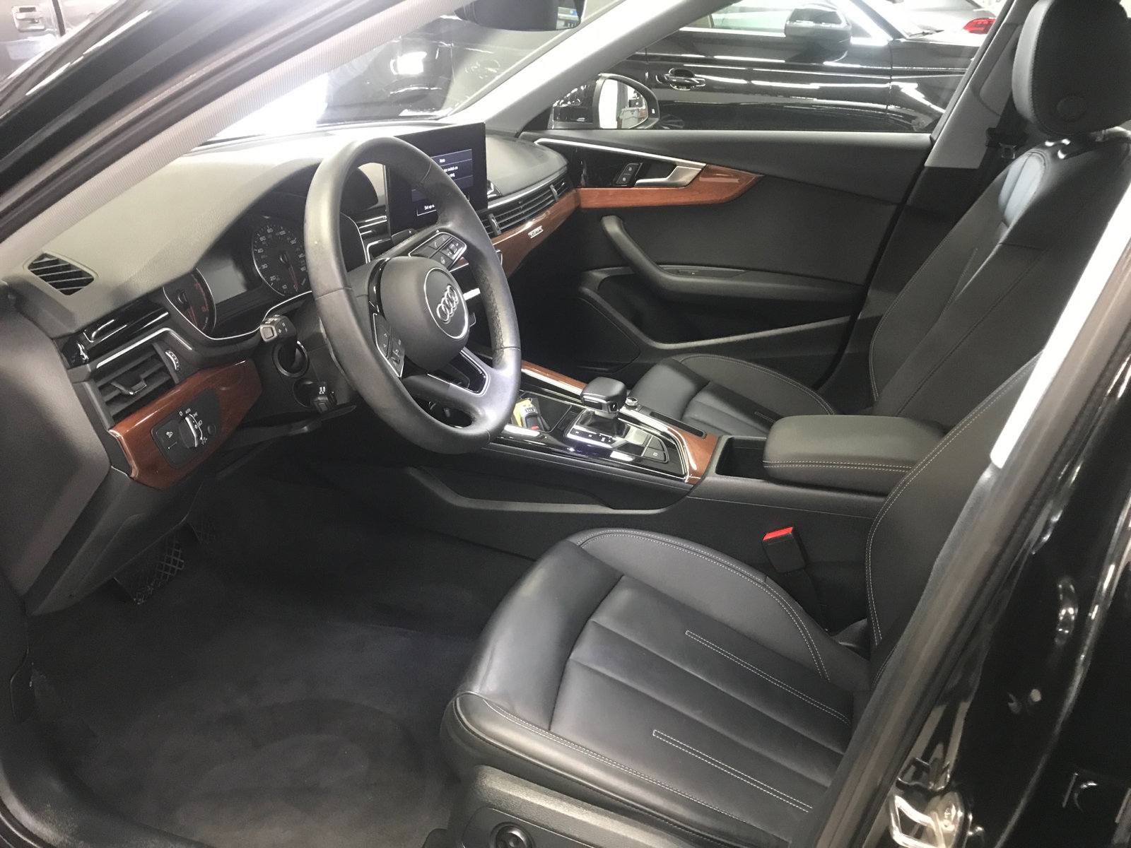 Used 2023 Audi A4 2.0T Premium w/ Convenience Package AWD/4WD image 8
