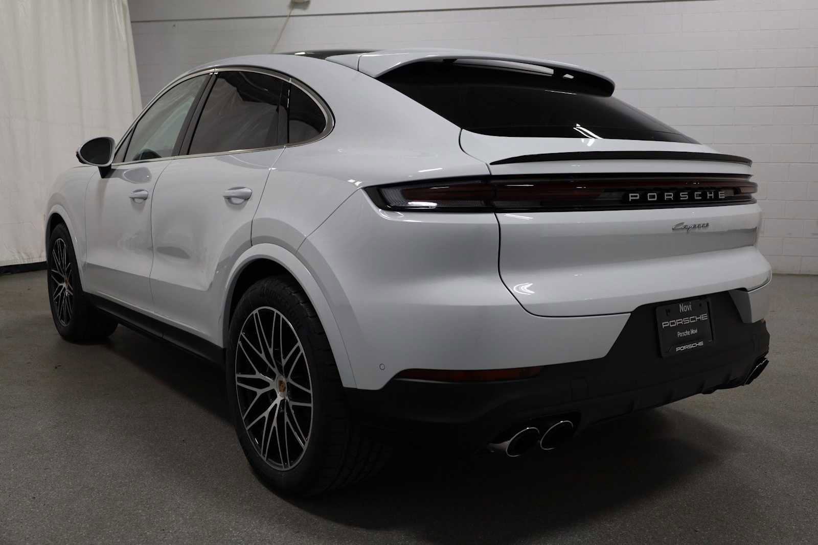 New 2026 Porsche Cayenne Coupe AWD/4WD image 3
