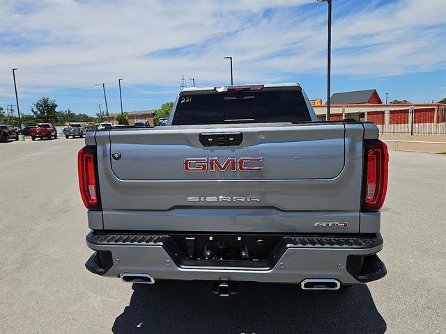 Used 2023 GMC Sierra 1500 AT4 w/ AT4 Premium Package AWD/4WD image 4