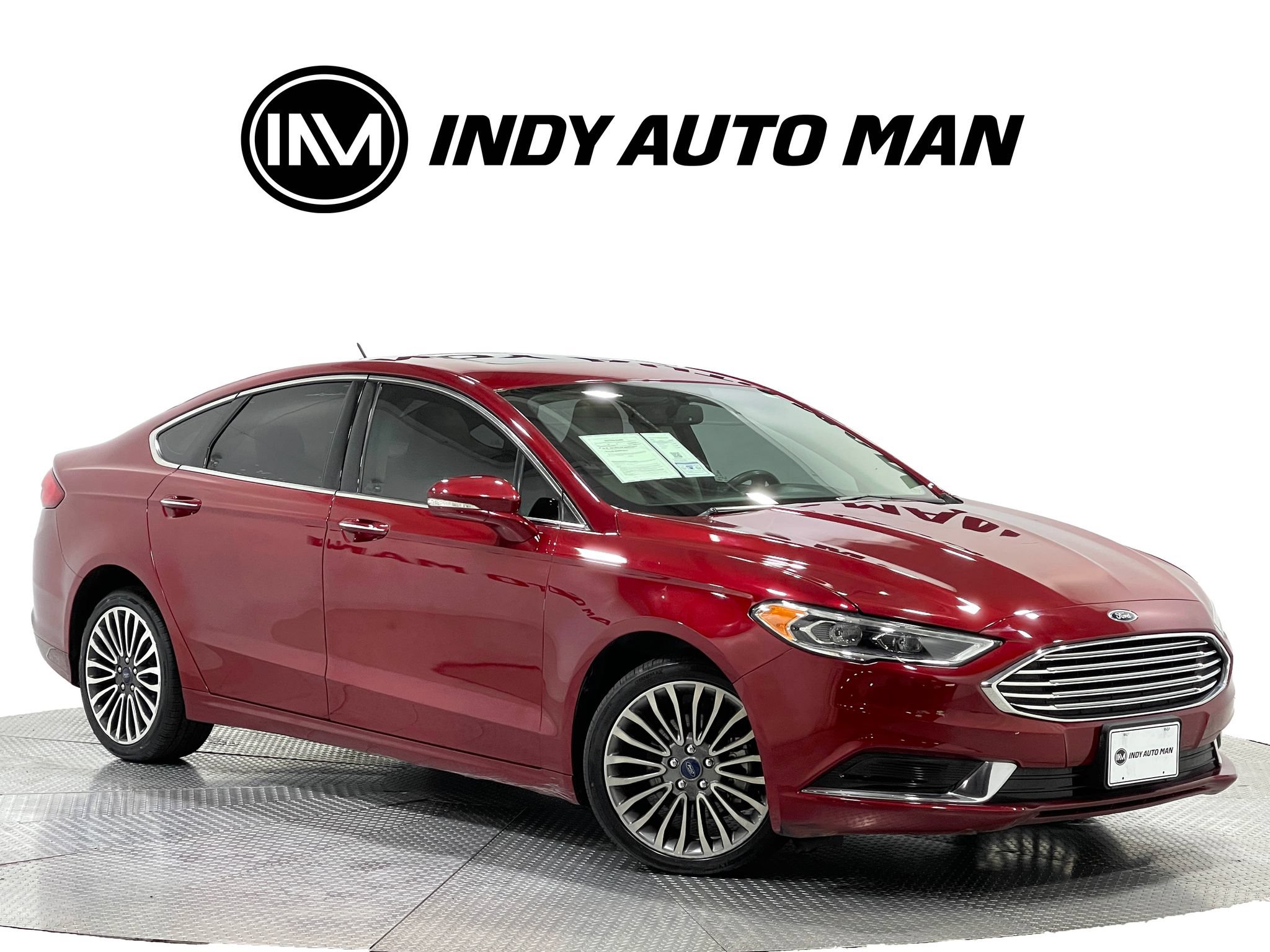 Used 2018 Ford Fusion SE w/ Fusion SE Technology Package FWD image 2
