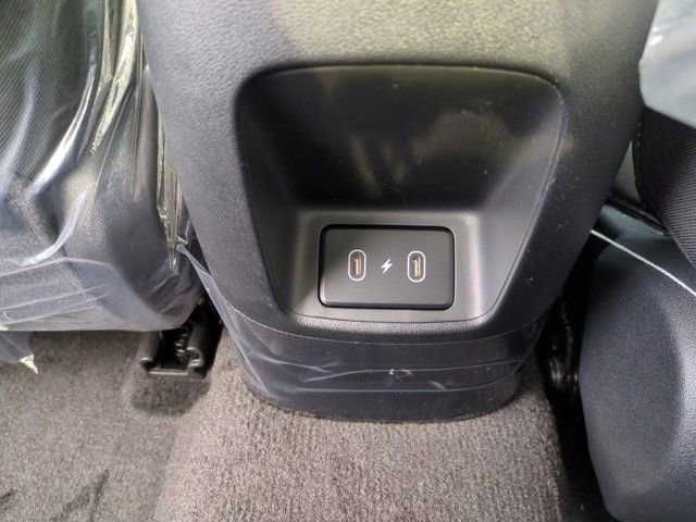 New 2025 Hyundai Elantra SEL image 18