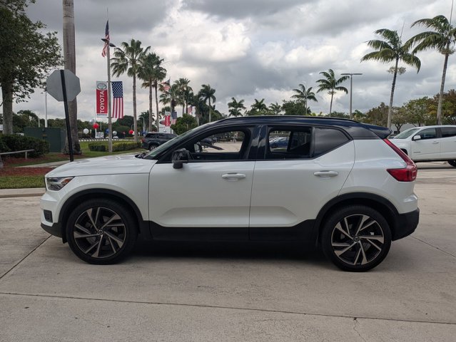 Used 2021 Volvo XC40 T5 R-Design image 8