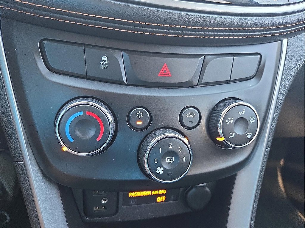 Used 2018 Chevrolet Trax LT w/ LT Convenience Package image 14