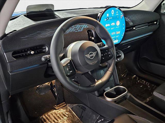 Used 2025 MINI Cooper 2-Door Hardtop FWD image 3