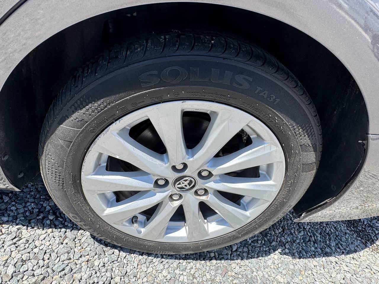 Used 2019 Toyota Camry LE w/ Convenience Package FWD image 27