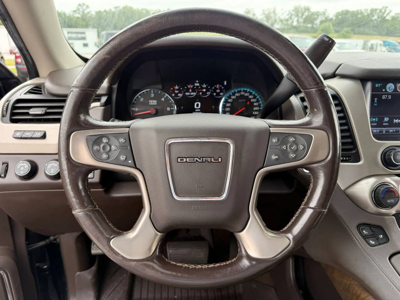 Used 2018 GMC Yukon Denali w/ Denali Ultimate Package AWD/4WD image 32