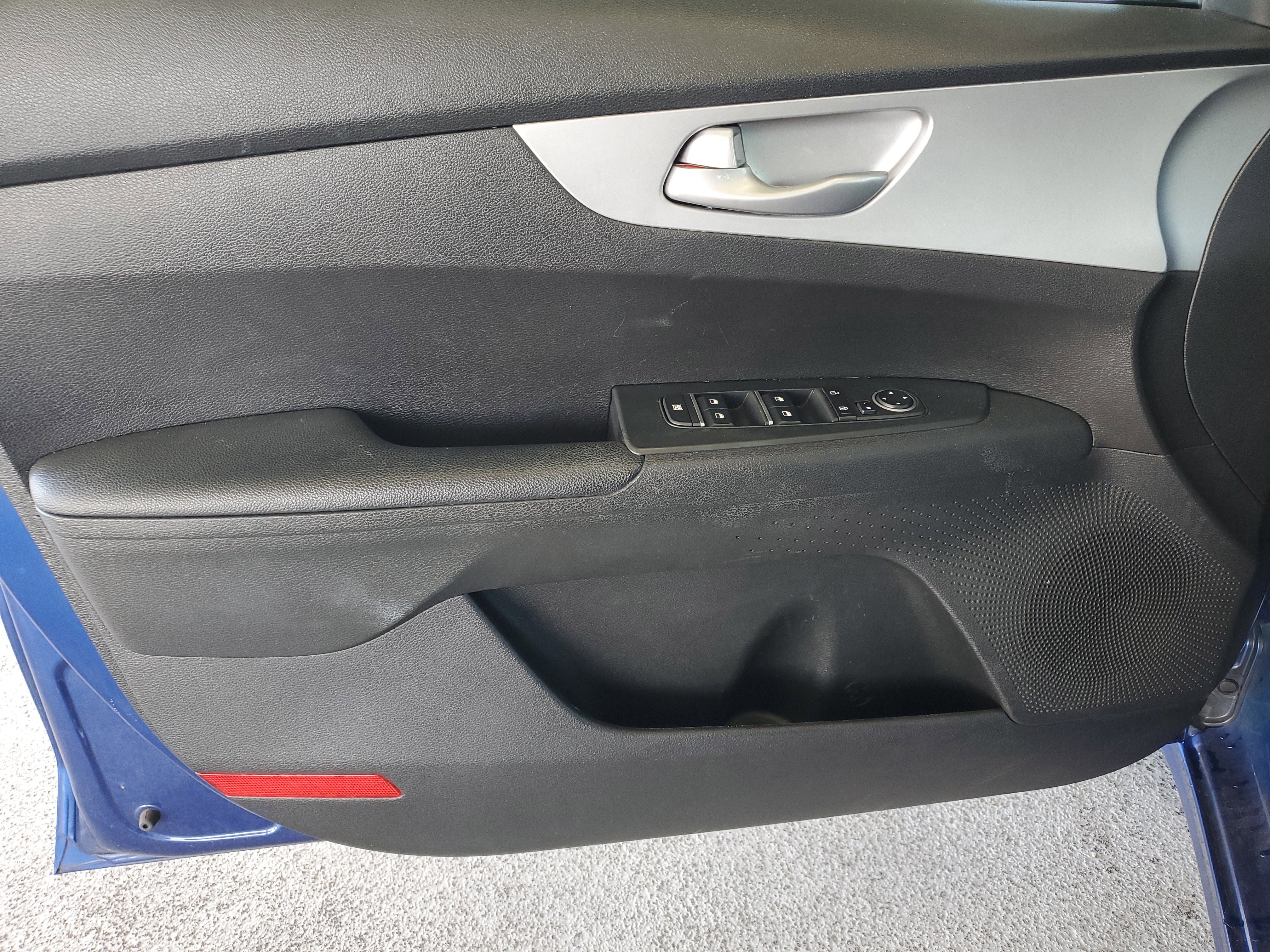 Used 2023 Kia Forte LXS FWD image 14