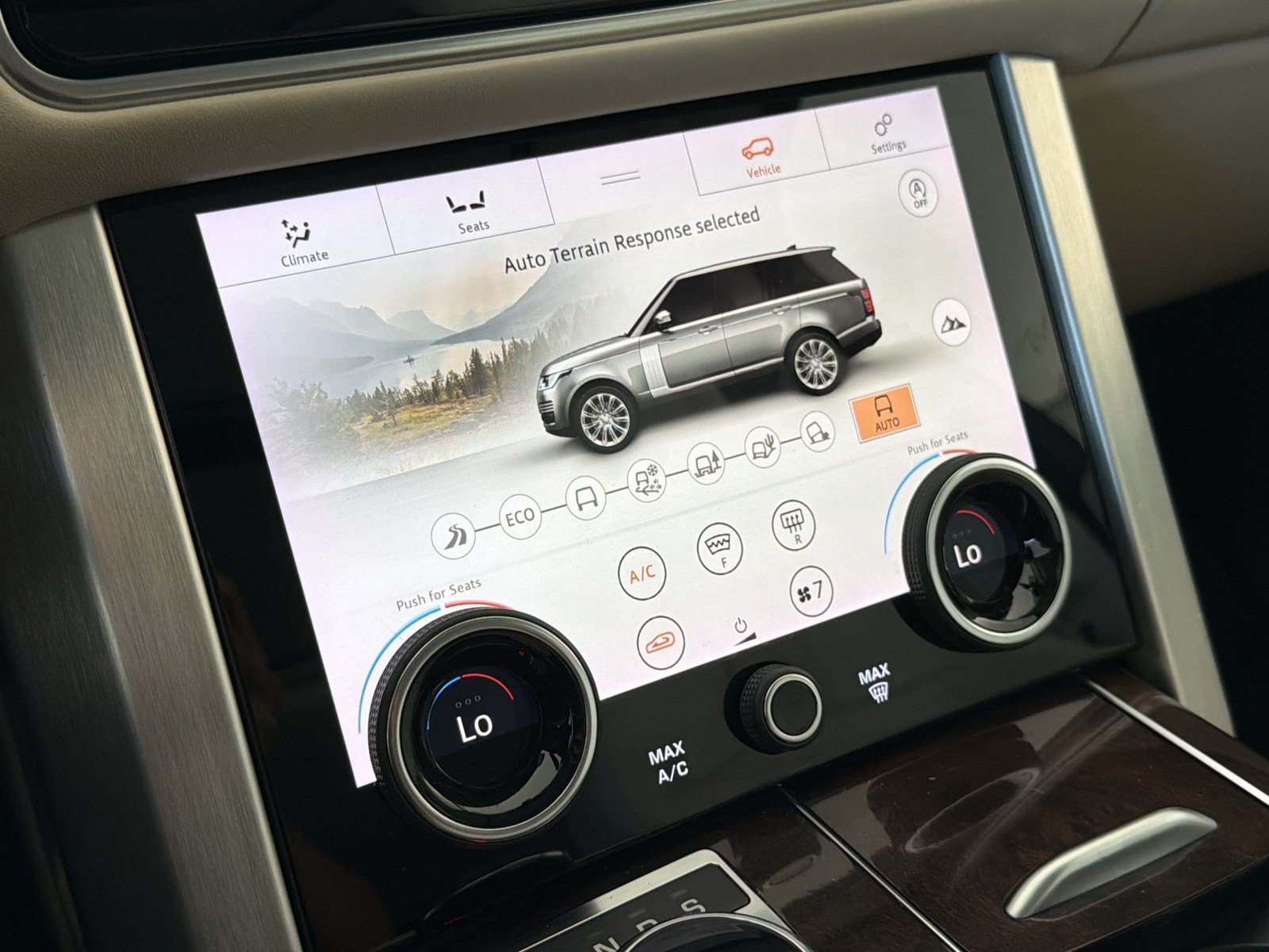 Used 2018 Land Rover Range Rover HSE AWD/4WD image 21