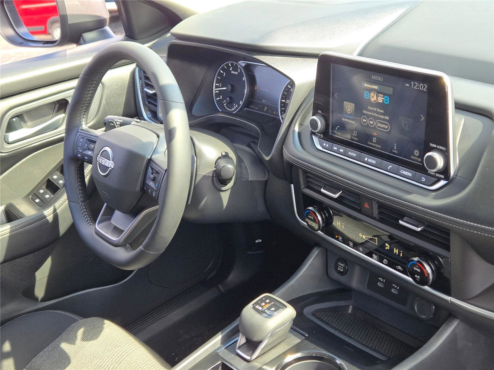 Used 2026 Nissan Rogue SV image 5